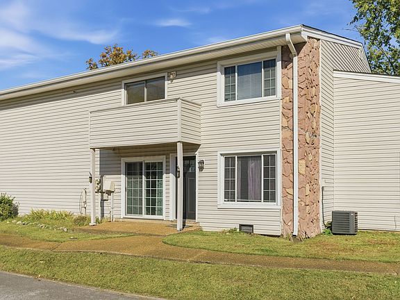 3rd image of 810 Bellevue Rd APT 214