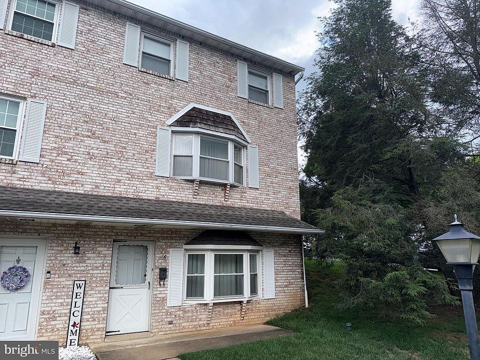 1st image of 146 Village Dr