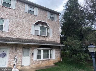 146 Village Dr, Boyertown, PA 19512