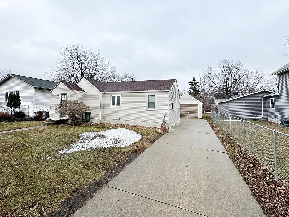 1st image of 106 11th Ave