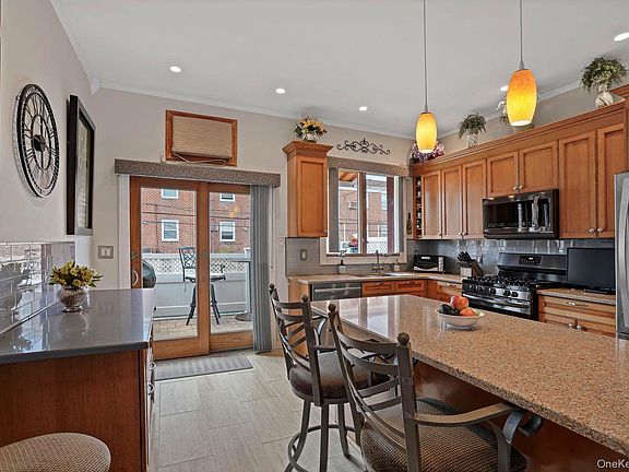 3rd image of 61-36 77th Street