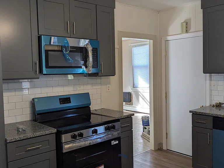 208 Sunbury St #1 — Photo 13