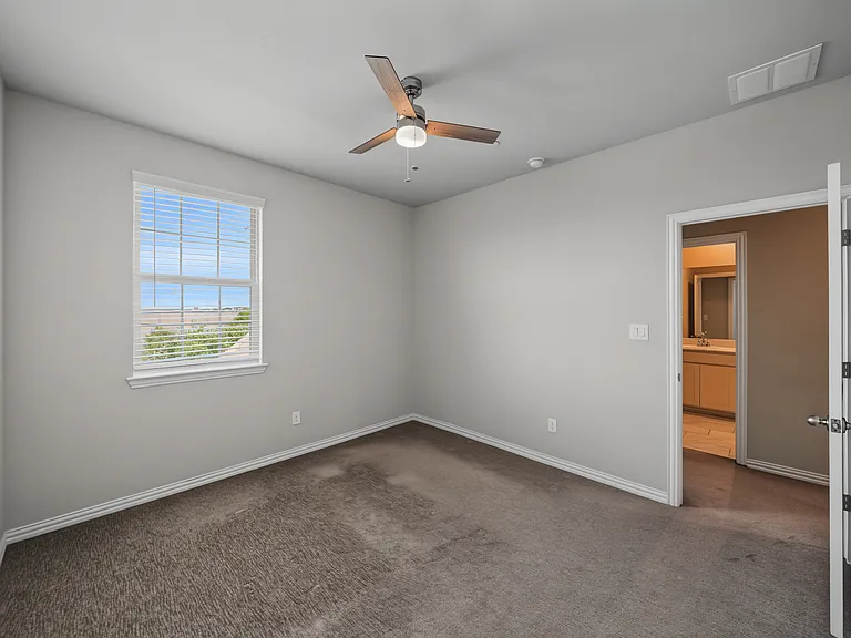 7513 Sunset Blvd — Photo 14