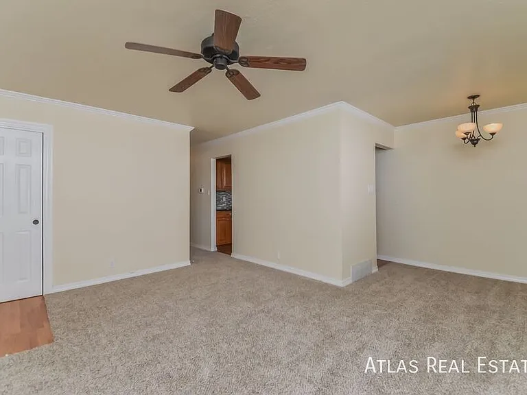 2611 Waldean St — Photo 6