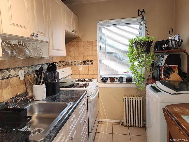 260-40 Langston Ave #A — Photo 5