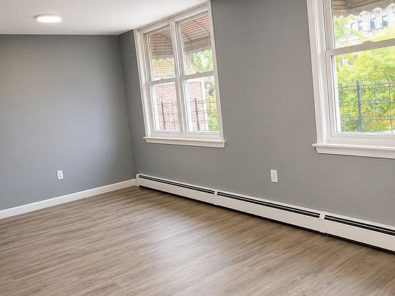 5th image of 866 Fairmount Pl