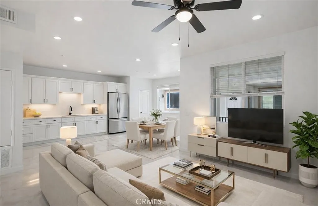 3 bed, 1333 sqft, $3,000 — Photo 1