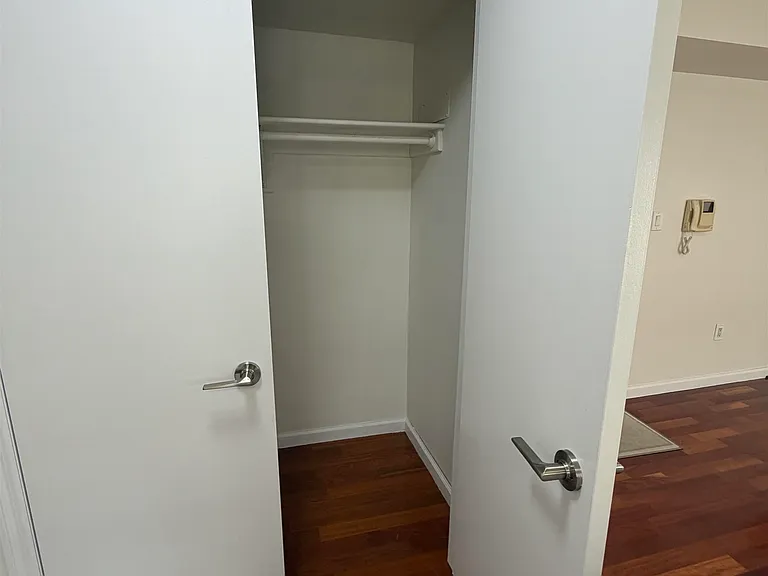209 40th St #3C — Photo 13