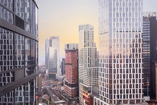 Rented by Red Apple Group | media 9