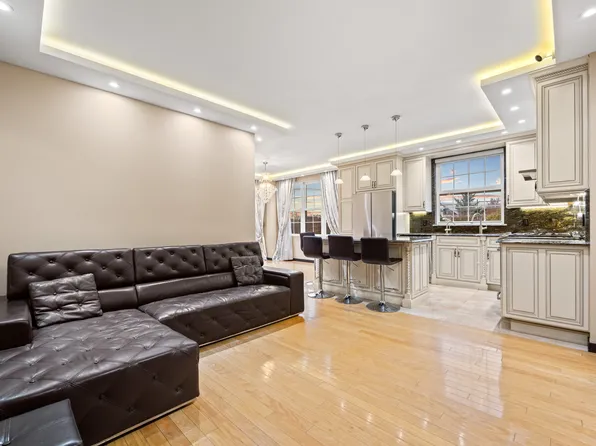 45 Oceana Drive East image 4 of 31