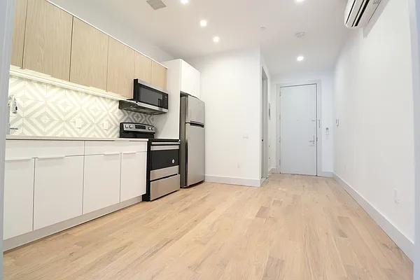 Rented by Lofts and Flats LLC | media 25