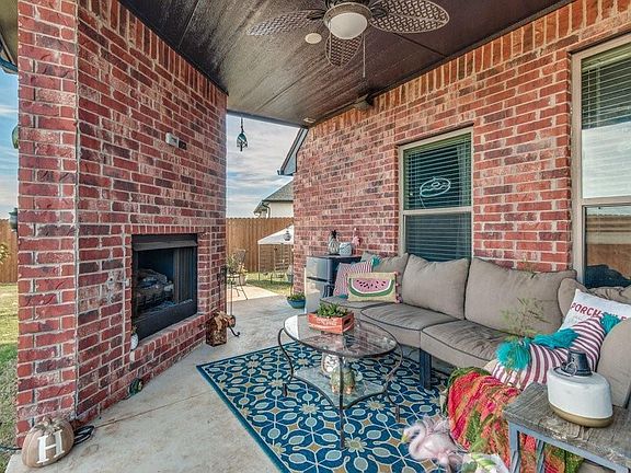 4th image of 459 Auburn Ln