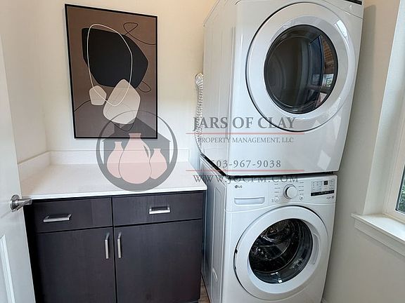 3rd image of 2592 Gilbert St S