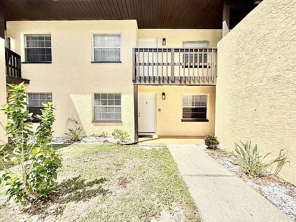 3rd image of 380 2nd Ave N APT C