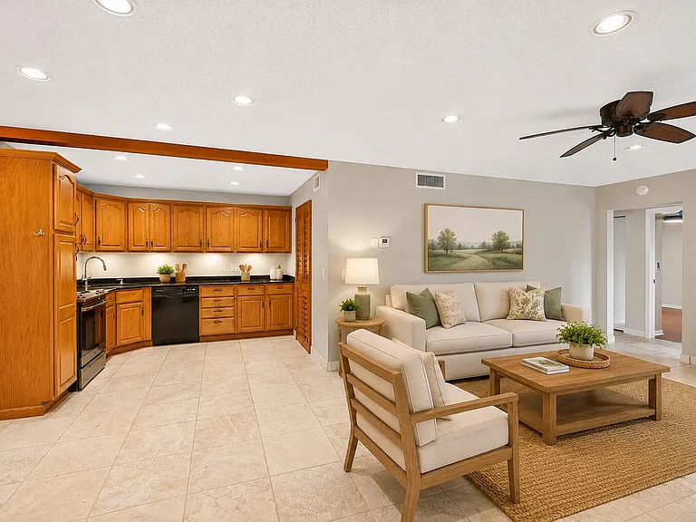 511 Shady Pine Way #D2 — Photo 3