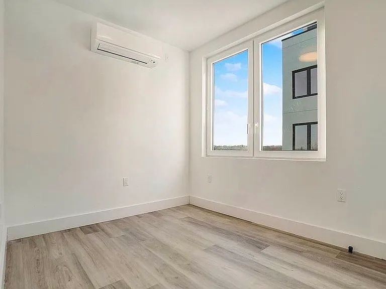1634 Church Ave #206 — Photo 6