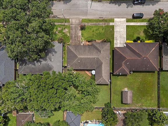 3rd image of 11518 Mullins Dr