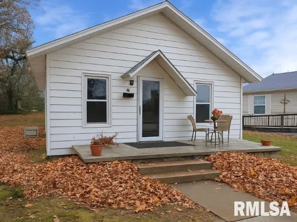 511 N Shelby Ave, Salem, IL 62881