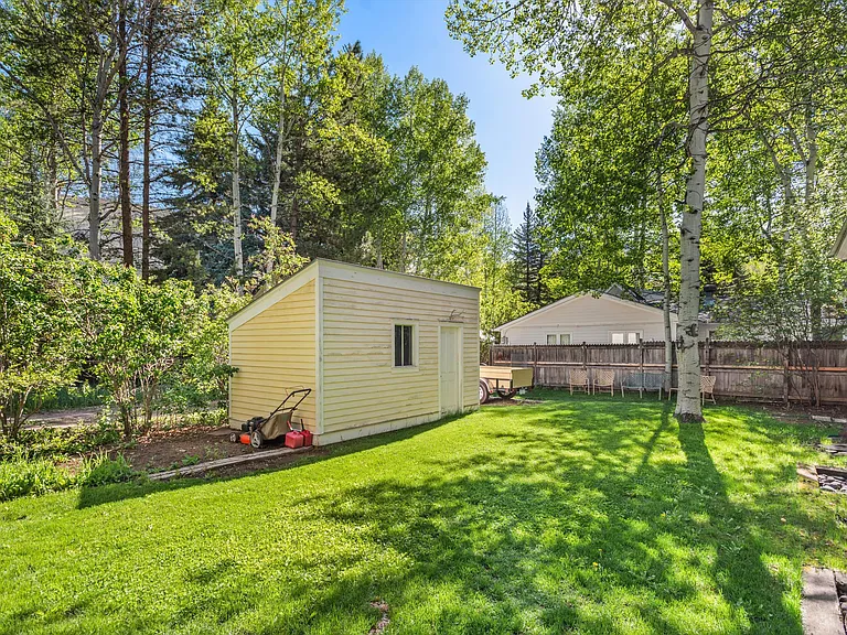 406 W Smuggler St — Photo 38