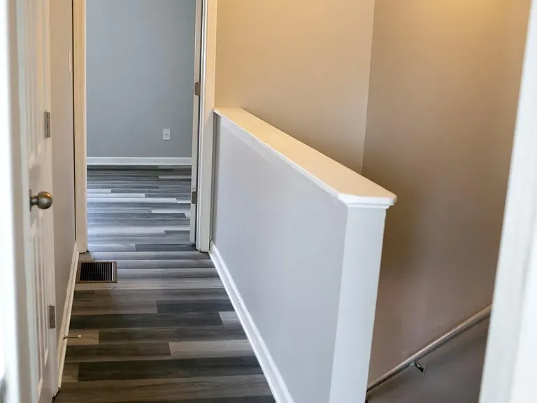 1011 W Cascade Ave — Photo 15