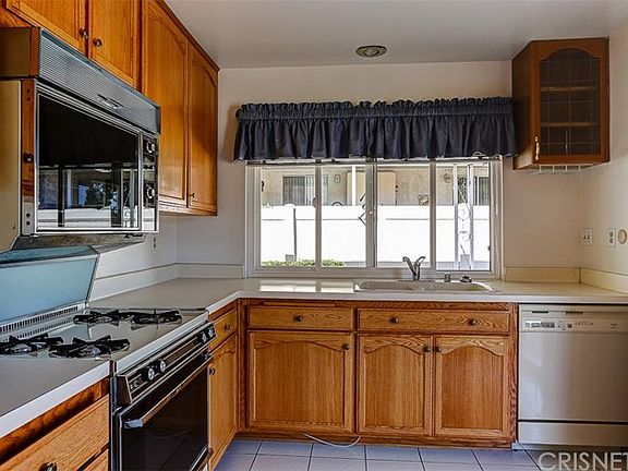 5th image of 26375 Oak Plain Dr