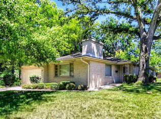 17 River Bluff Rd, Elgin, IL 60120