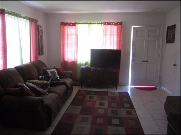 3rd image of 1313 NE 118th St