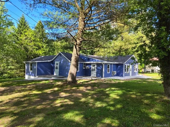 3074 Lexington Ave APT 2, Mohegan Lake, NY 10547