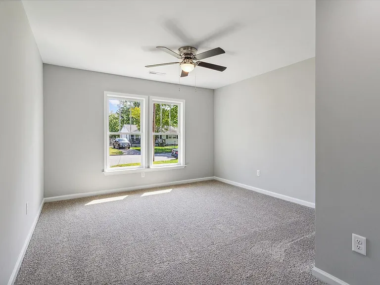 213 Lynnhaven Dr — Photo 17