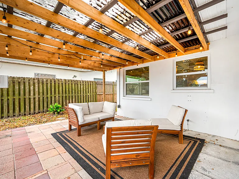 1679 Leisure Dr — Photo 35