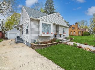 164 S Edison Ave, Elgin, IL 60123