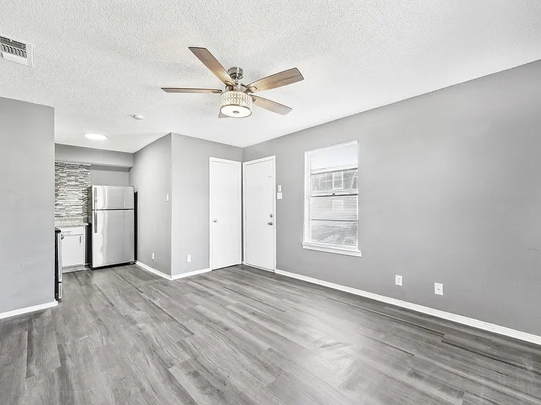 4438 N Hein Rd — Photo 20