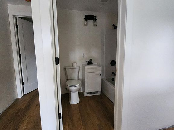 3rd image of 603 N 7th St
