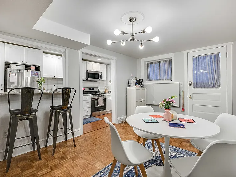 15 E Goethe St #1 — Photo 4