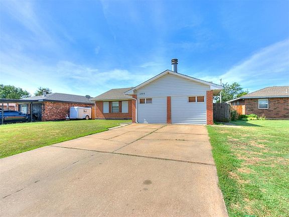 4th image of 1200 SW 77th Pl