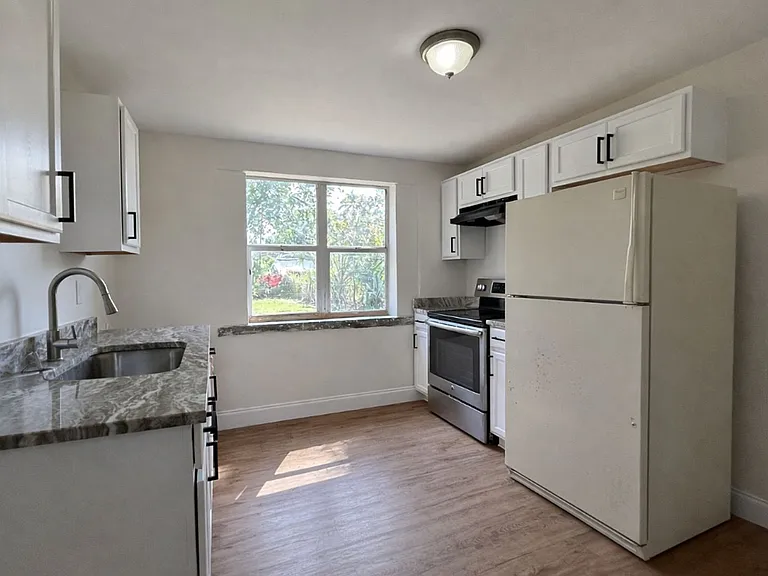 569 Nuna Ave — Photo 4