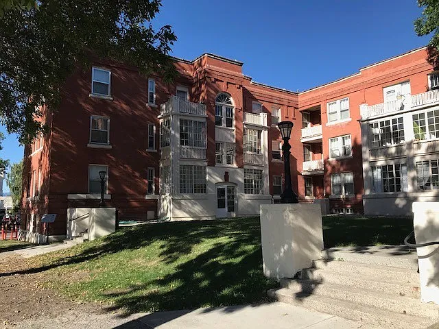 Blackmore Apartments — Photo 9