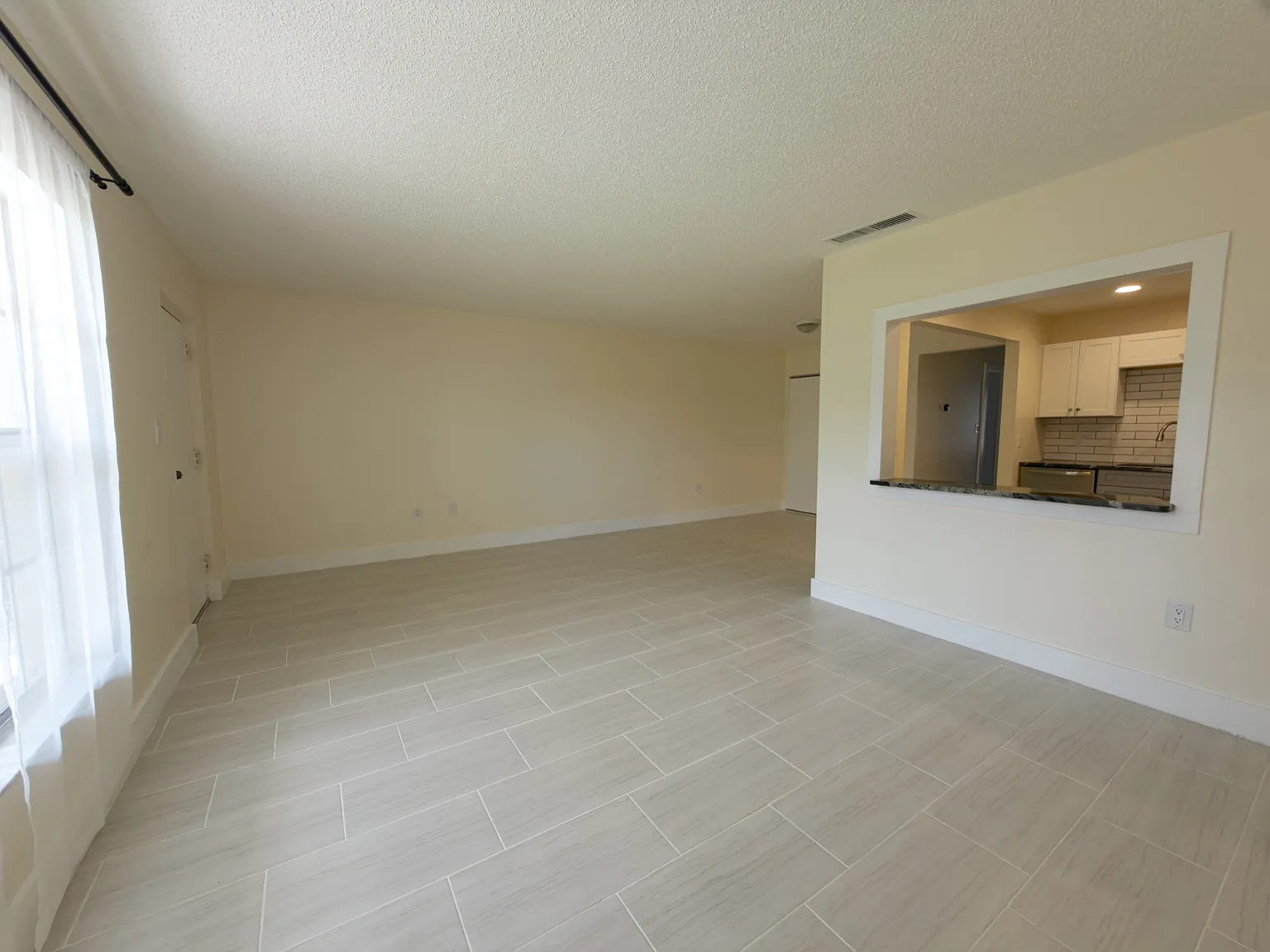 1 bed, 820 sqft, $1,900 — Photo 3