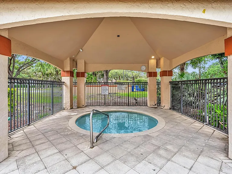 3300 Pinewalk Dr N #1925 — Photo 31