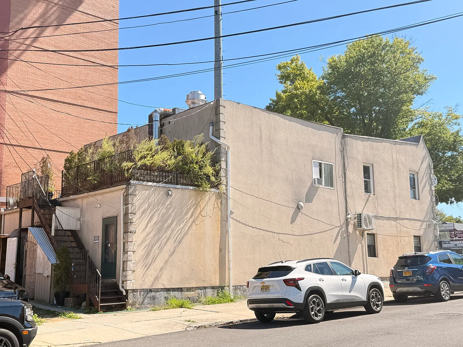 2 bed, 700 sqft, $2,500 — Photo 2