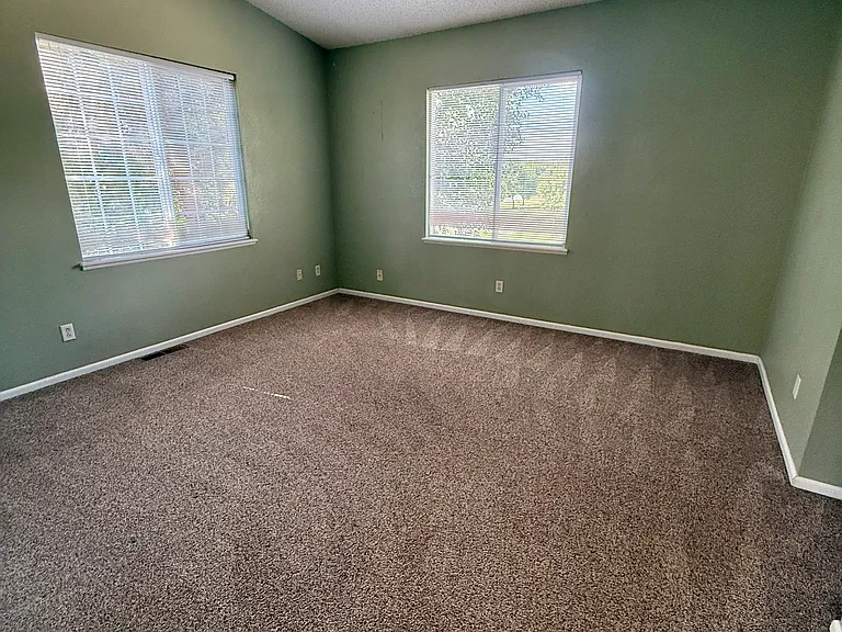7070 Mountain Creek Grv — Photo 5