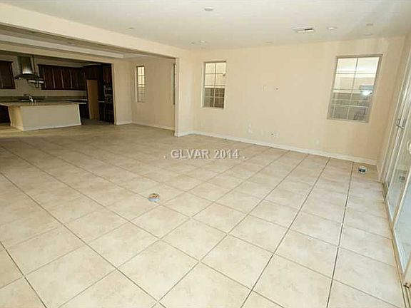 4th image of 952 Twilight Peak Ave
