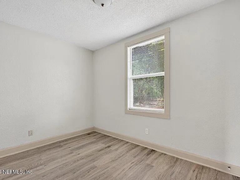 845 Ontario St — Photo 21