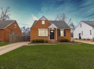 1260 Irene Rd, Lyndhurst, OH 44124