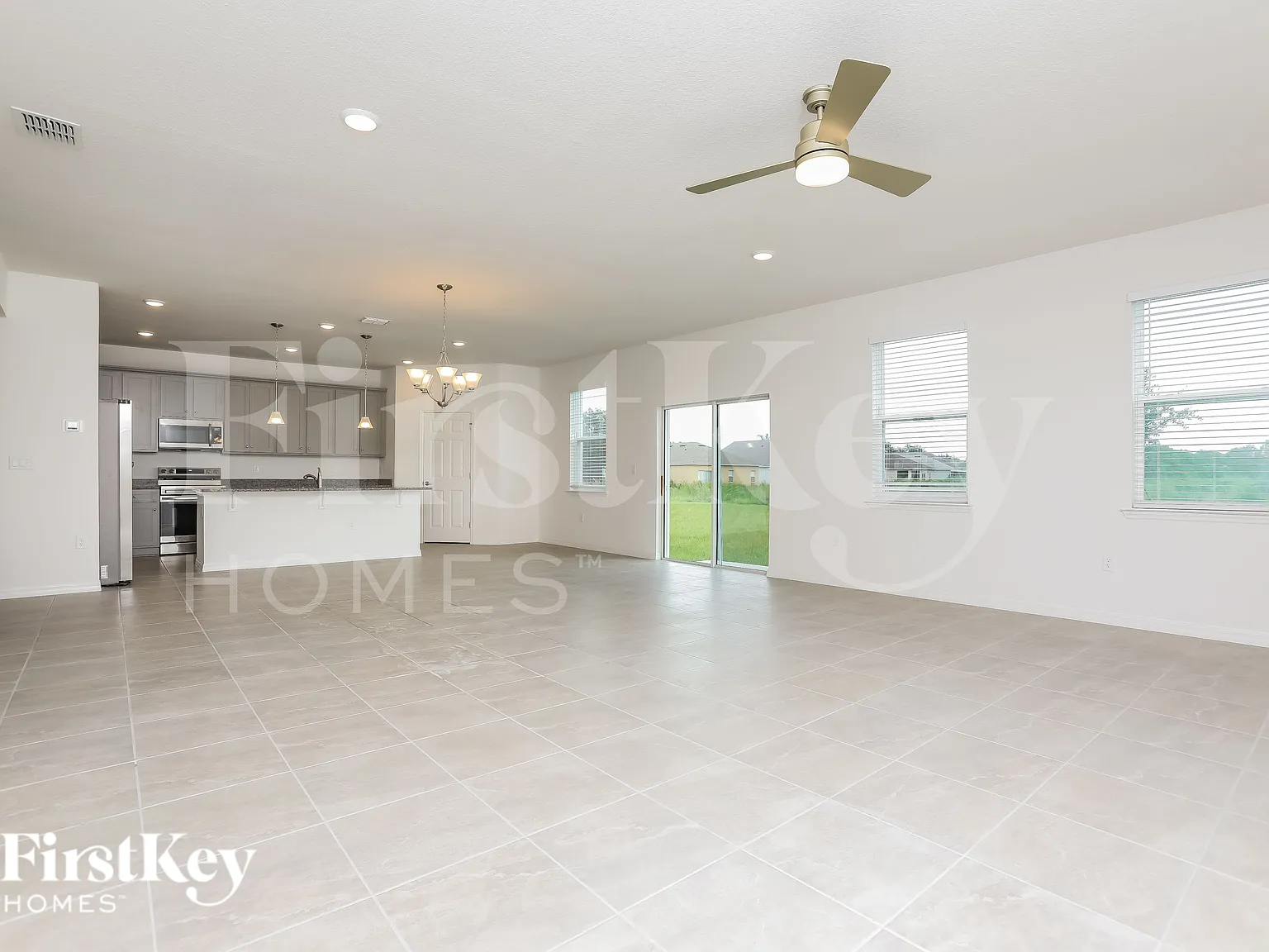 5 bed, 2.5 bath, 2856 sqft, $3,225 — Photo 3