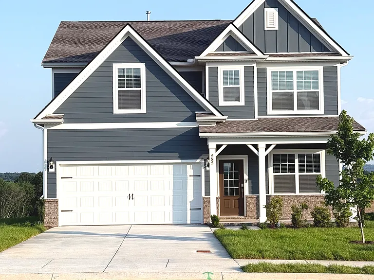585 Lyness Dr — Photo 1