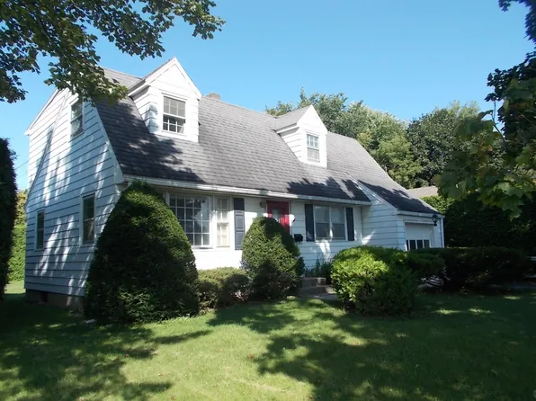 38 Olivetti Pl, Plattsburgh, NY 12901