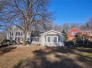7 Bishop Ln, Avon, CT 06001