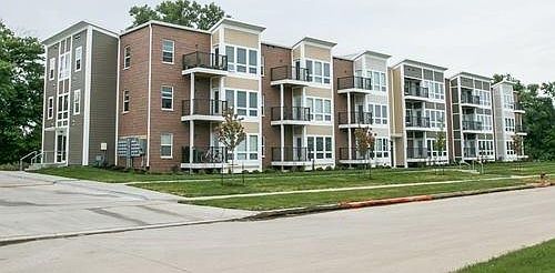 4th image of 405 Ashley Ct Unit 309
