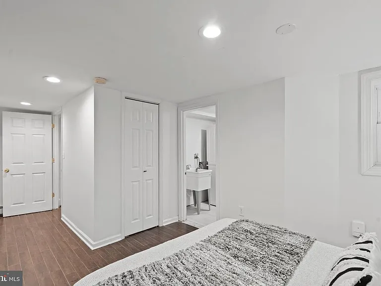 739 Fairmont St NW #B — Photo 12